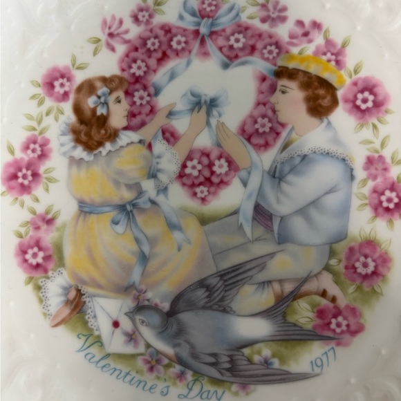 Vintage Valentine’s Day Royal Doulton 1977  Victorian  Collector Plate - Picture 2 of 7